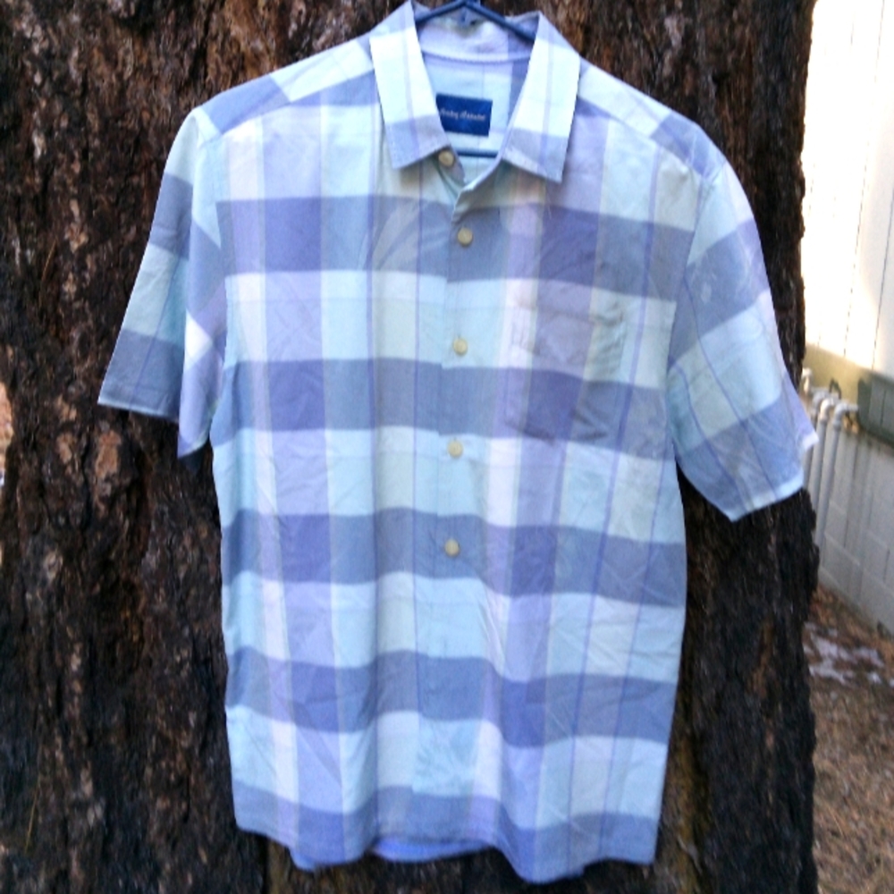 Tommy Bahama plaid size Mshirt. 100%silk Great condition.